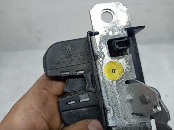 GACHE DE HAYON VW POLO 9N/ 9N3 - Vue 3